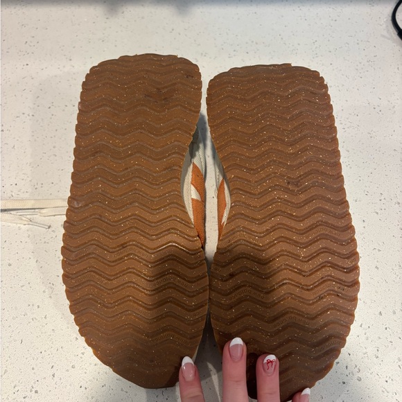 New Balance White and Brown Athletic Shoes - Picture 5 of 6